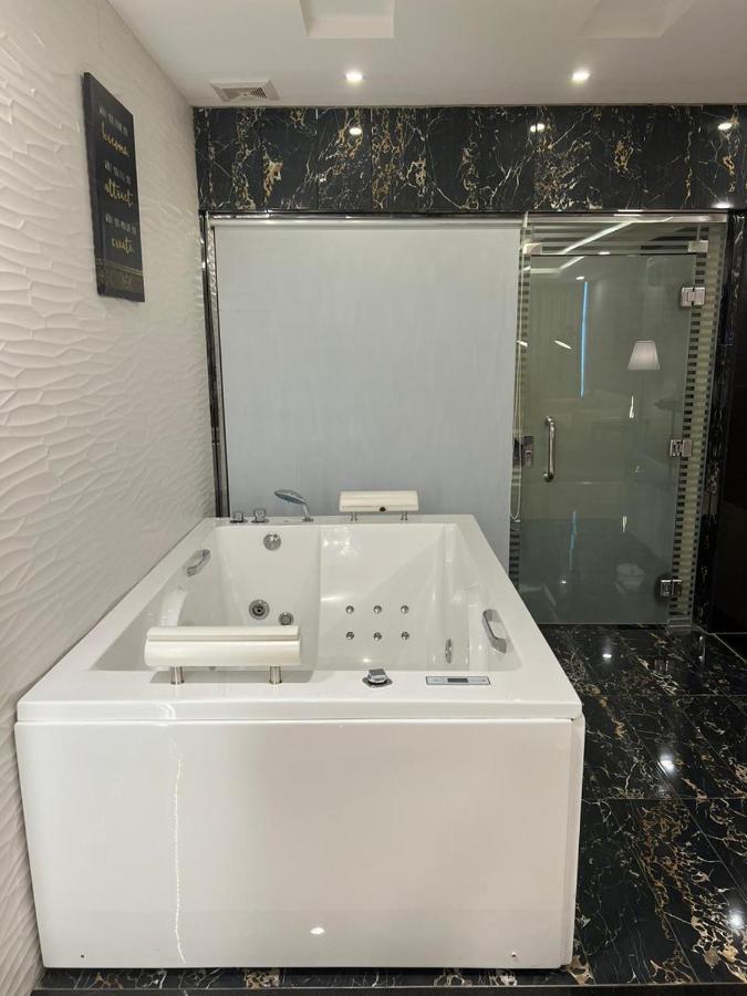 Remaz Suites Hotel Al Al Jubail Extérieur photo